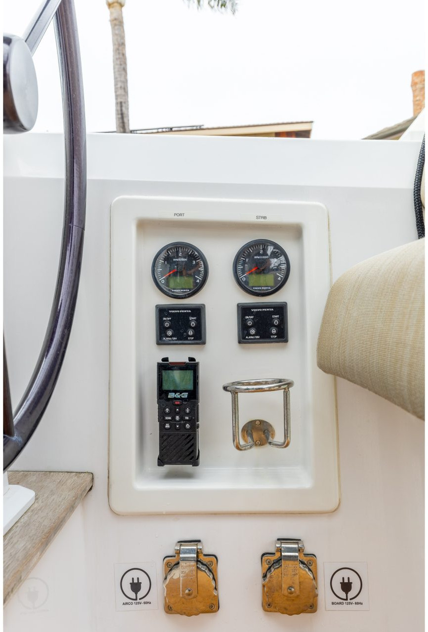 helm, Nautitech 44 Open, catamaran for sale