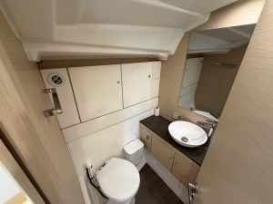 bath, Jeanneau JY51, sailboat for sale