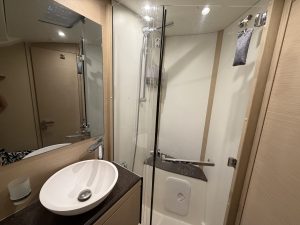 bath, Jeanneau JY51, sailboat for sale
