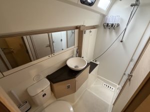 bath, Jeanneau JY51, sailboat for sale