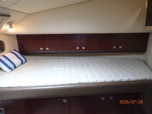 bed, Sea Ray, trawler for sale