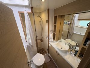 bath, Aquila 44, trawler for sale