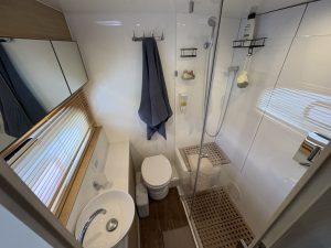 bath, Aquila 44, trawler for sale