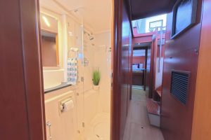 bath, Leopard 48, catamaran for sale