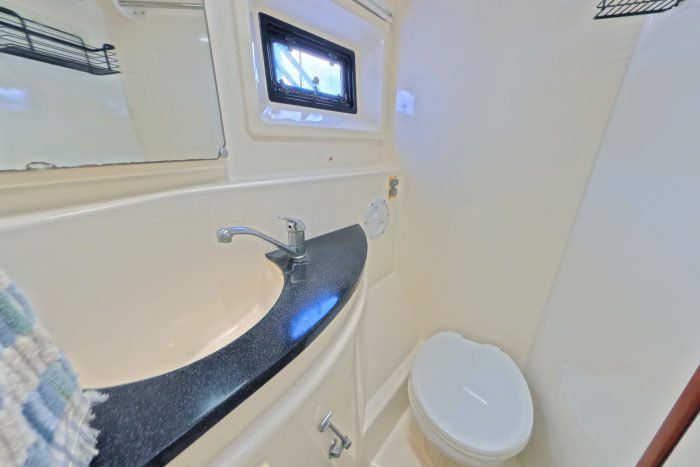 bath, Leopard 48, catamaran for sale