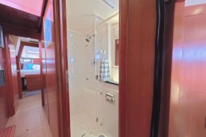 bath, Leopard 48, catamaran for sale