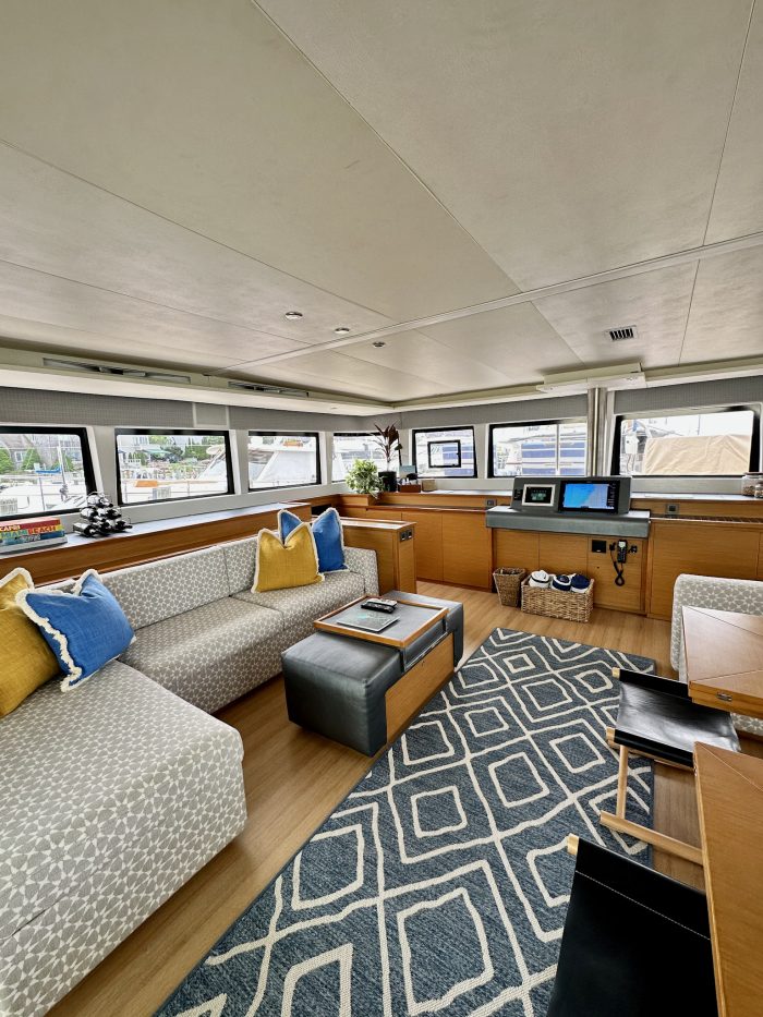 salon, Lagoon 620, catamaran for sale