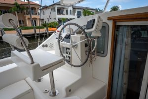 helm, Privilege 435, catamaran for sale