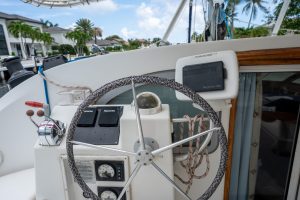helm, Privilege 435, catamaran for sale