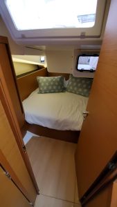 bed, Jeanneau, sailboat for sale