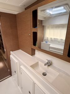Lagoon 42, catamaran for sale