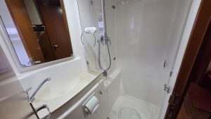 bath, Leopard 48, catamaran for sale