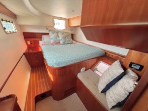 bed, PDQ 42 Antares, catamaran for sale
