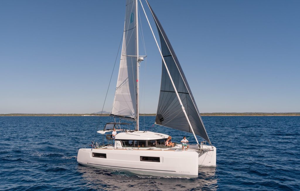 Lagoon 40, catamaran for sale