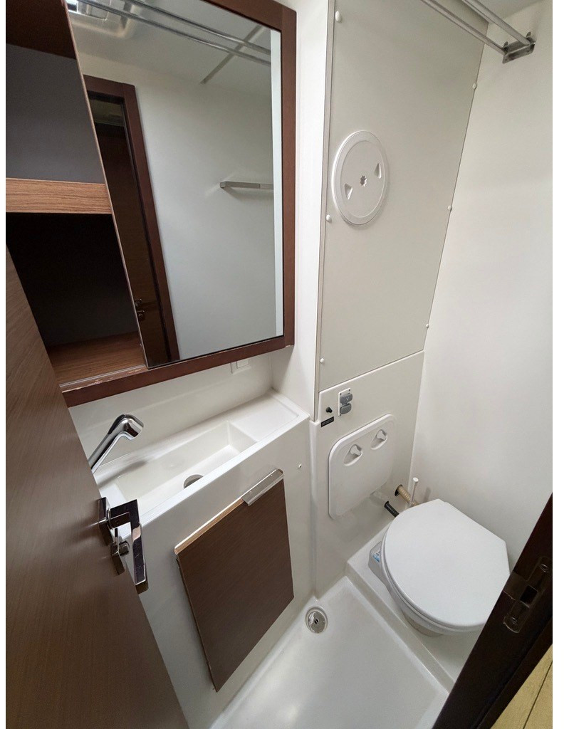 bath, Lagoon 40, catamaran for sale