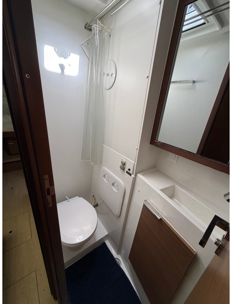 bath, Lagoon 40, catamaran for sale