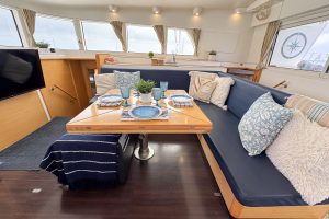 salon, Lagoon 500, catamaran for sale