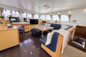 salon, Lagoon 500, catamaran for sale