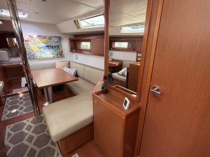 salon, Beneteau 41 Oceanis, sailboat for sale