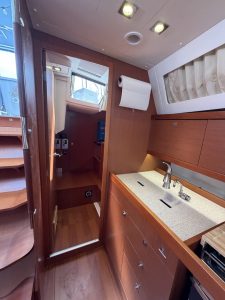 interior, Beneteau 41 Oceanis, sailboat for sale