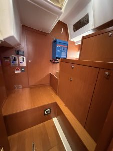 interior, Beneteau 41 Oceanis, sailboat for sale