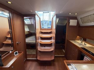 salon, Beneteau 41 Oceanis, sailboat for sale
