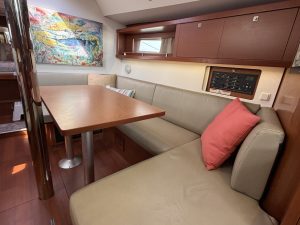 salon, Beneteau 41 Oceanis, sailboat for sale