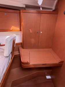 interior, Beneteau 41 Oceanis, sailboat for sale