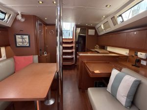 salon, Beneteau 41 Oceanis, sailboat for sale