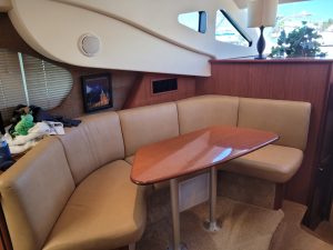 salon, Silverton, trawler for sale