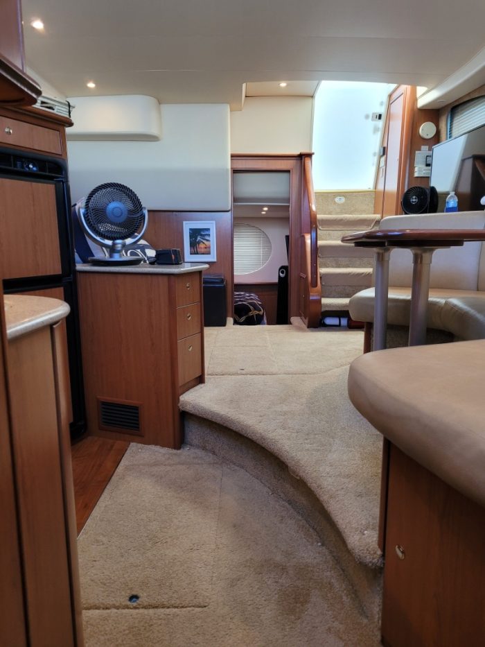 salon, Silverton, trawler for sale