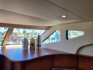 salon, Silverton, trawler for sale