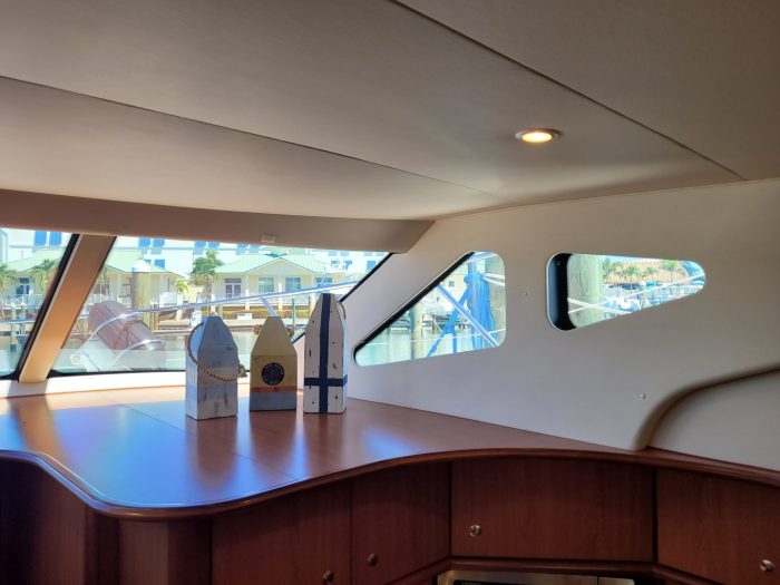 salon, Silverton, trawler for sale