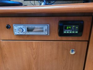 salon, Silverton, trawler for sale