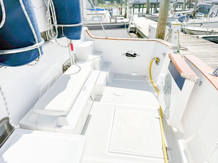 cockpit, Defever 49, trawler for sale