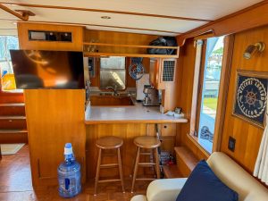 salon, Defever 49, trawler for sale