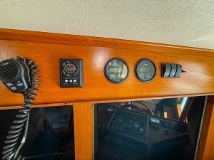 navigation station, Defever 49, trawler for sale
