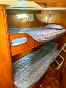 bed, Defever 49, trawler for sale