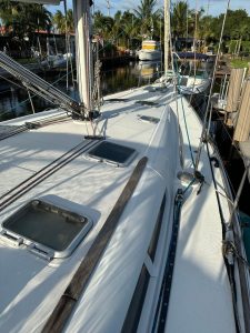 deck, Jeanneau, sailboat for sale