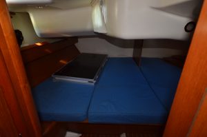 bed, Jeanneau, sailboat for sale