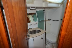 bath, Jeanneau, sailboat for sale