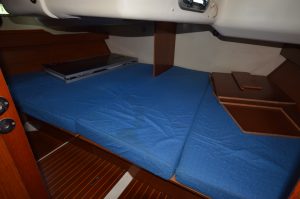bed, Jeanneau, sailboat for sale