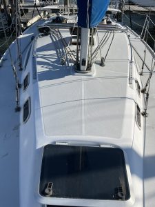 deck, Catalina 320, sailboat for sale