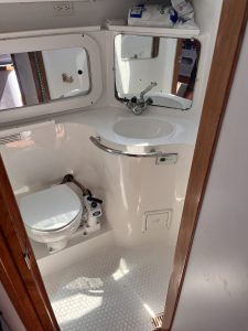 bath, Catalina 320, sailboat for sale