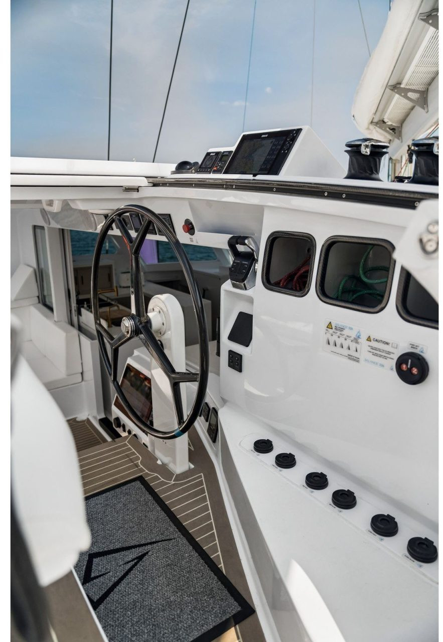 helm, Balance 526, catamaran for sale