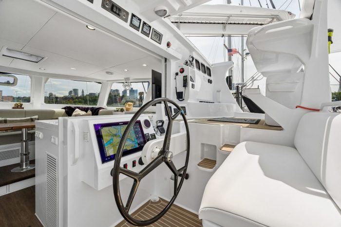 helm, Balance 526, catamaran for sale