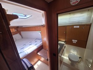 bed, Bavaria, sailboat for sale