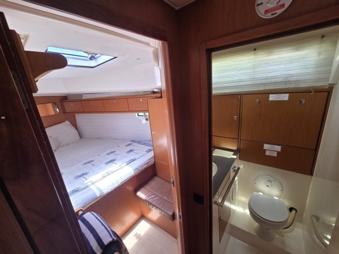 bed, Bavaria, sailboat for sale