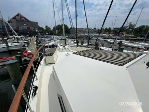deck, Hatteras, trawler for sale