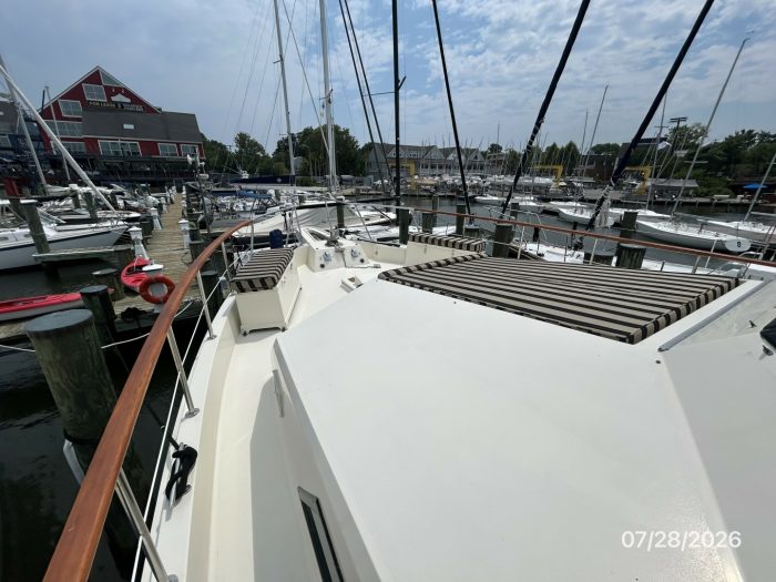 deck, Hatteras, trawler for sale